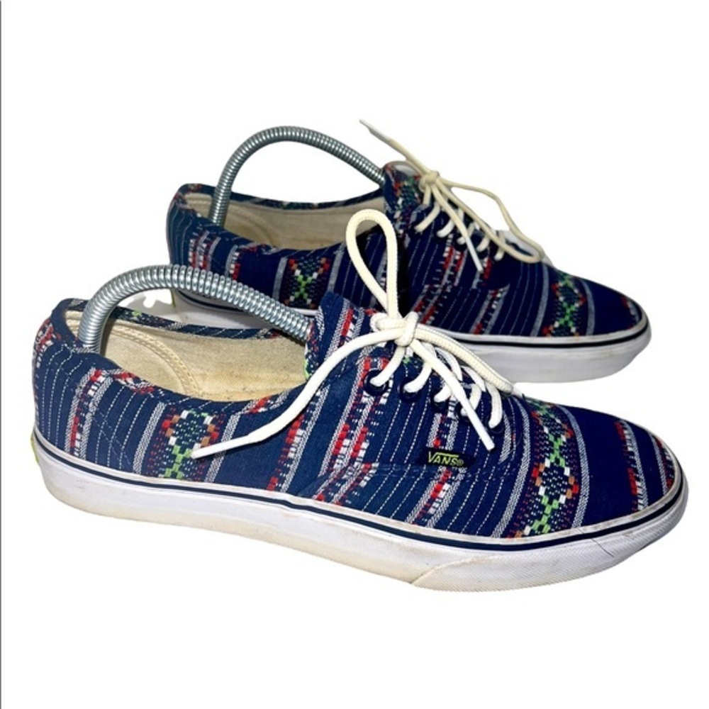 VANS off the wall geometric Aztec print sneakers Men size 8.5, women size 10,